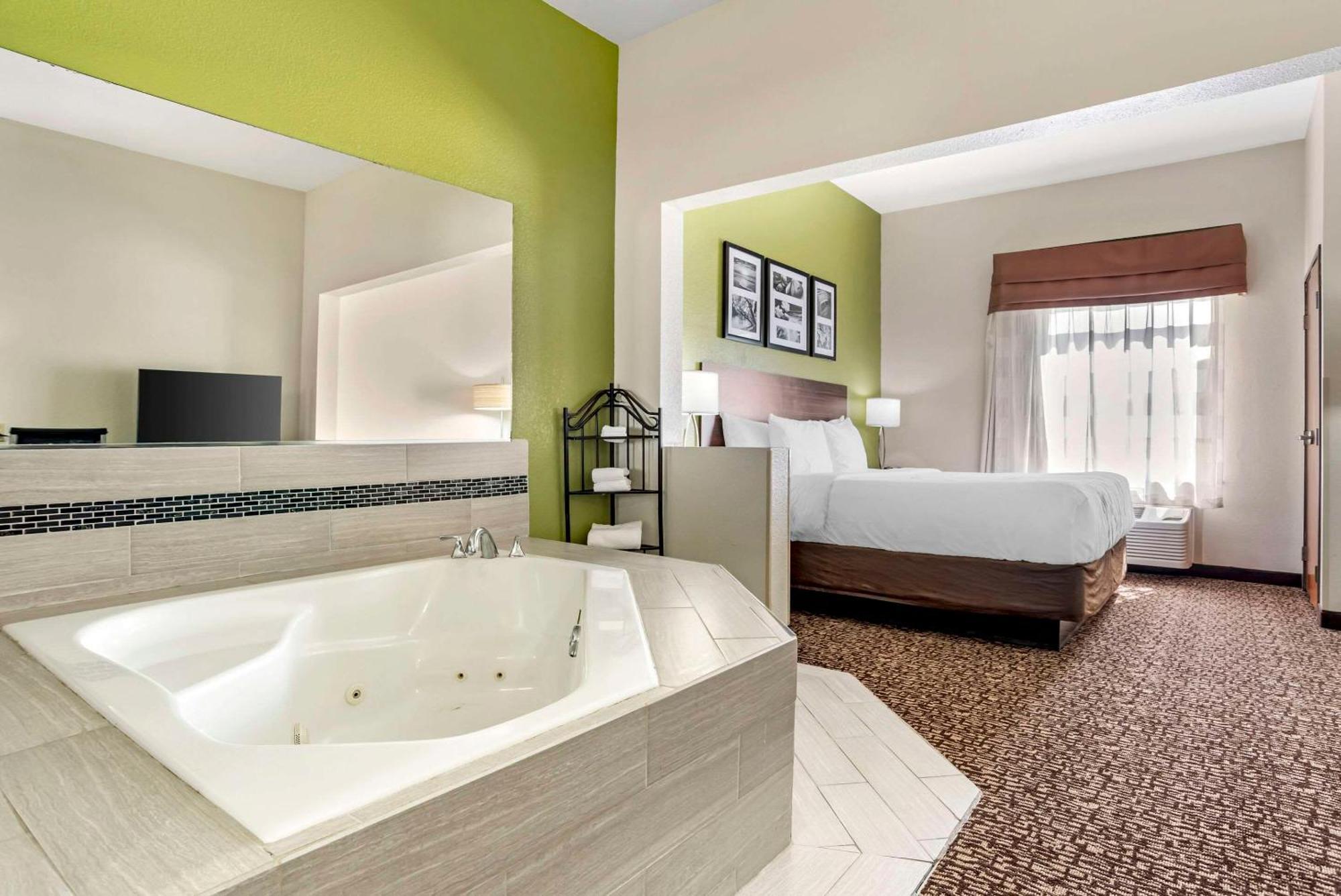 Sleep & East I-85 Hotel 2*